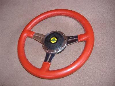 Elan Wheel 003 (Small).jpg and 